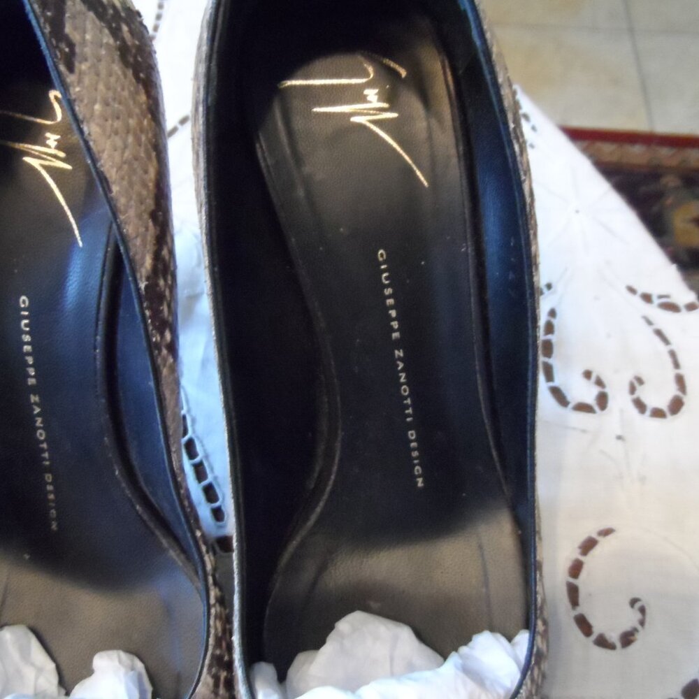Giuseppe Zanotti Gray Leathe rSnake Skin Print Heeled Pumps Size 38B - Picture 4 of 16